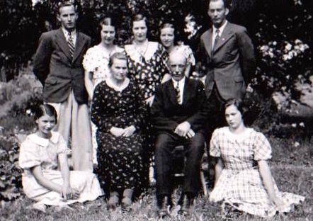 Mormor och morfar och alla barnen